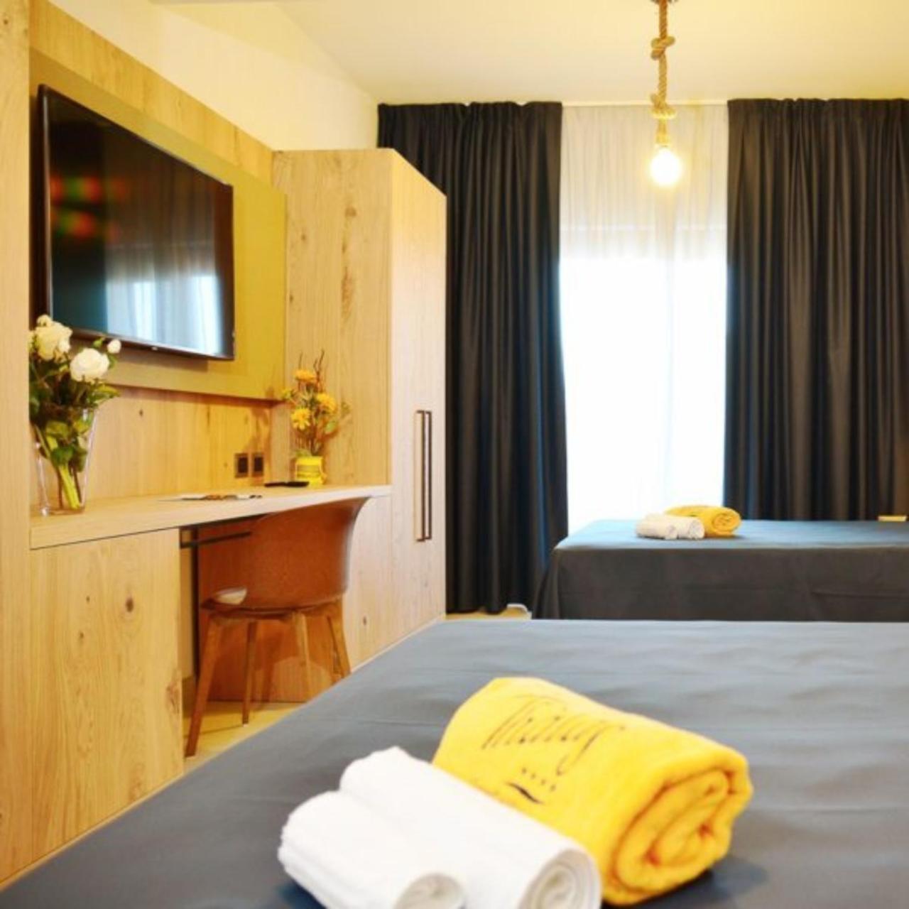 טורה דל'אורסו Hotel Thalas Club מראה חיצוני תמונה