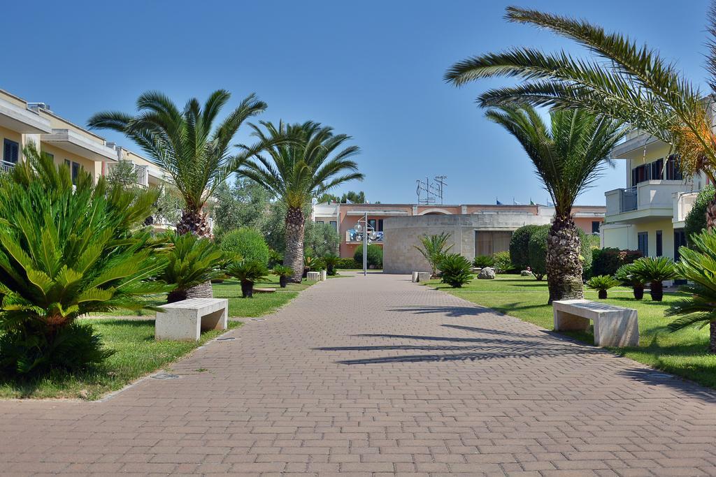 טורה דל'אורסו Hotel Thalas Club מראה חיצוני תמונה