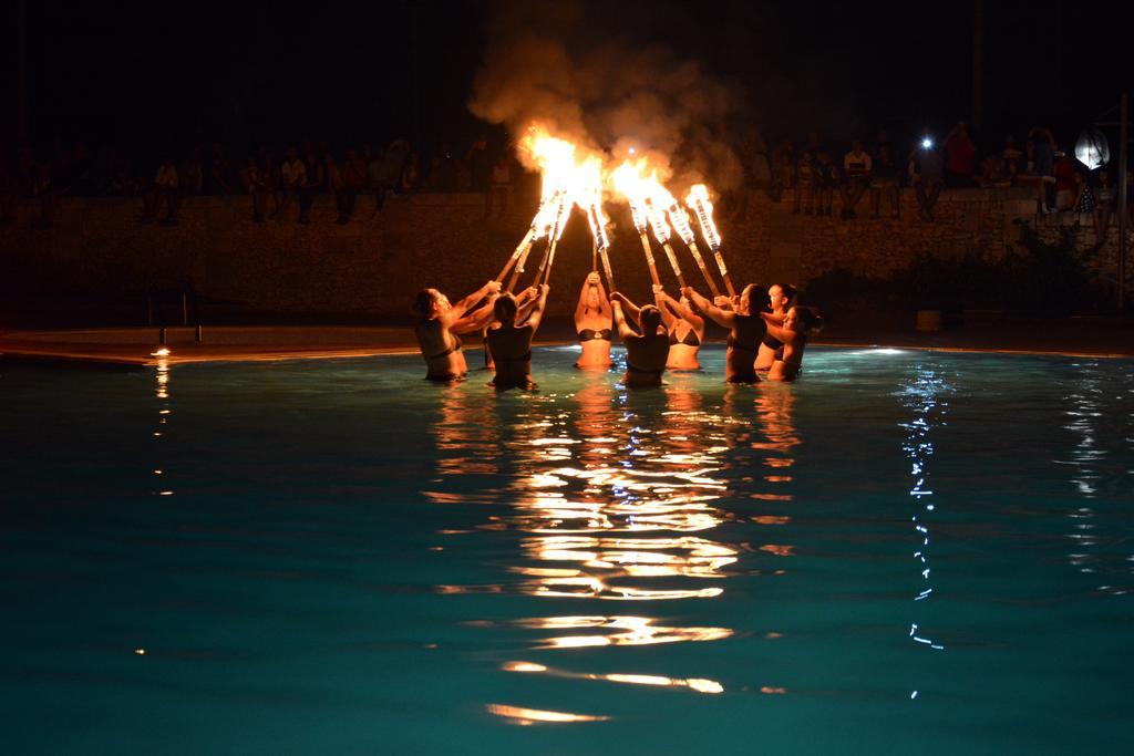 טורה דל'אורסו Hotel Thalas Club מראה חיצוני תמונה