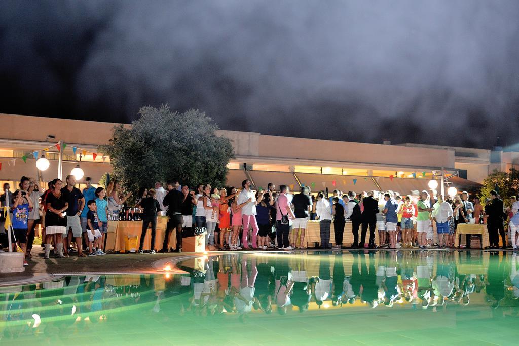 טורה דל'אורסו Hotel Thalas Club מראה חיצוני תמונה